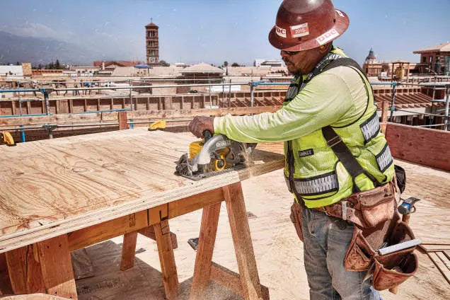 DEWALT DSV521 Class 2 Heavy Duty Surveyor Vest