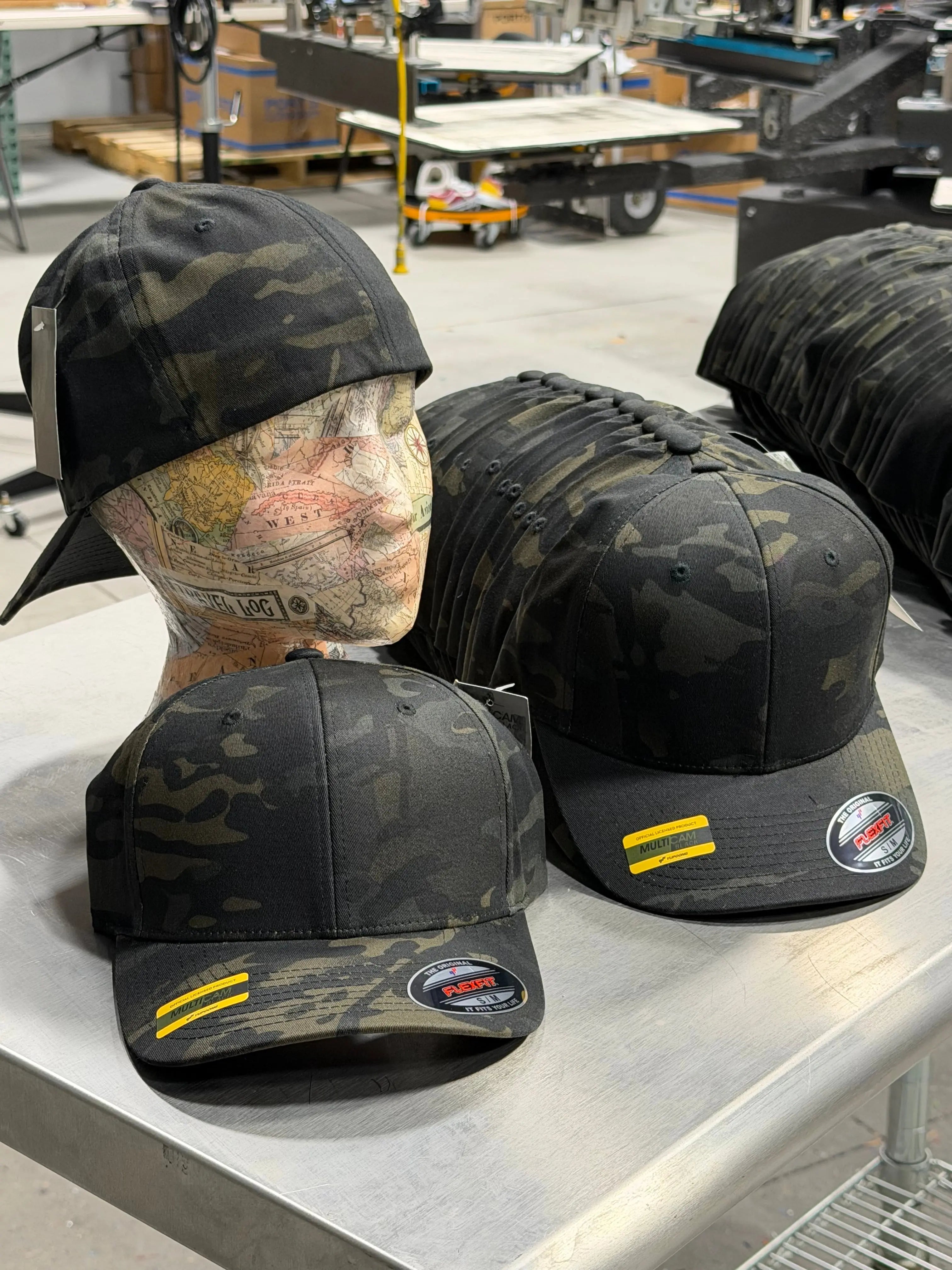 18 Premium Flexfit Caps - Multicam Black
